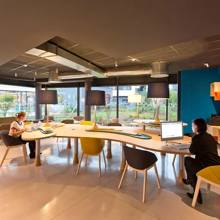 Nomad Paris Roissy Cdg