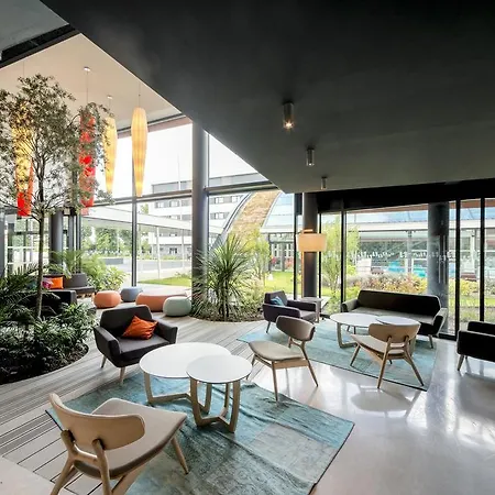 Nomad Paris Roissy Cdg לה מניל-אמלו