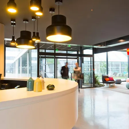 Nomad Paris Roissy Cdg לה מניל-אמלו